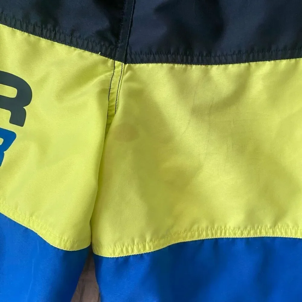 Under armour youth M pull on swim suit swim trunks w/mesh lining & drawstring